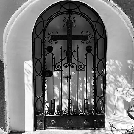 Courtyard Pensionat *